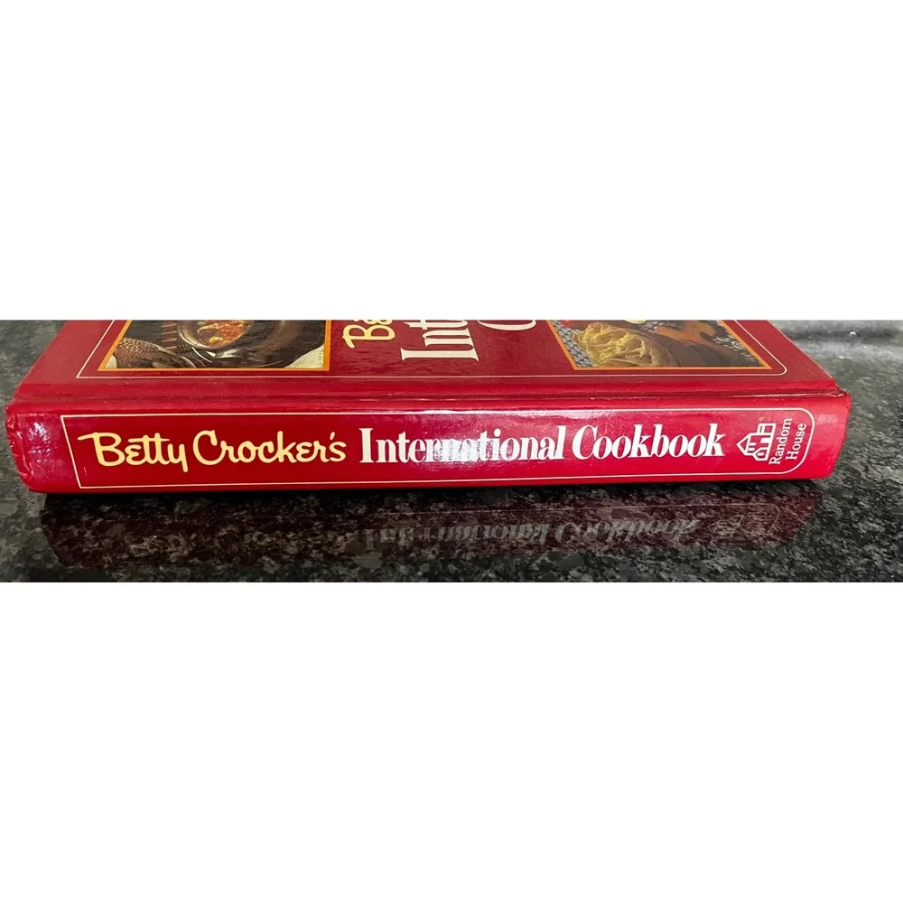 VTG Betty Crocker's International Cookbook Hardcover 1980 Recipes‎ Foods Cooking